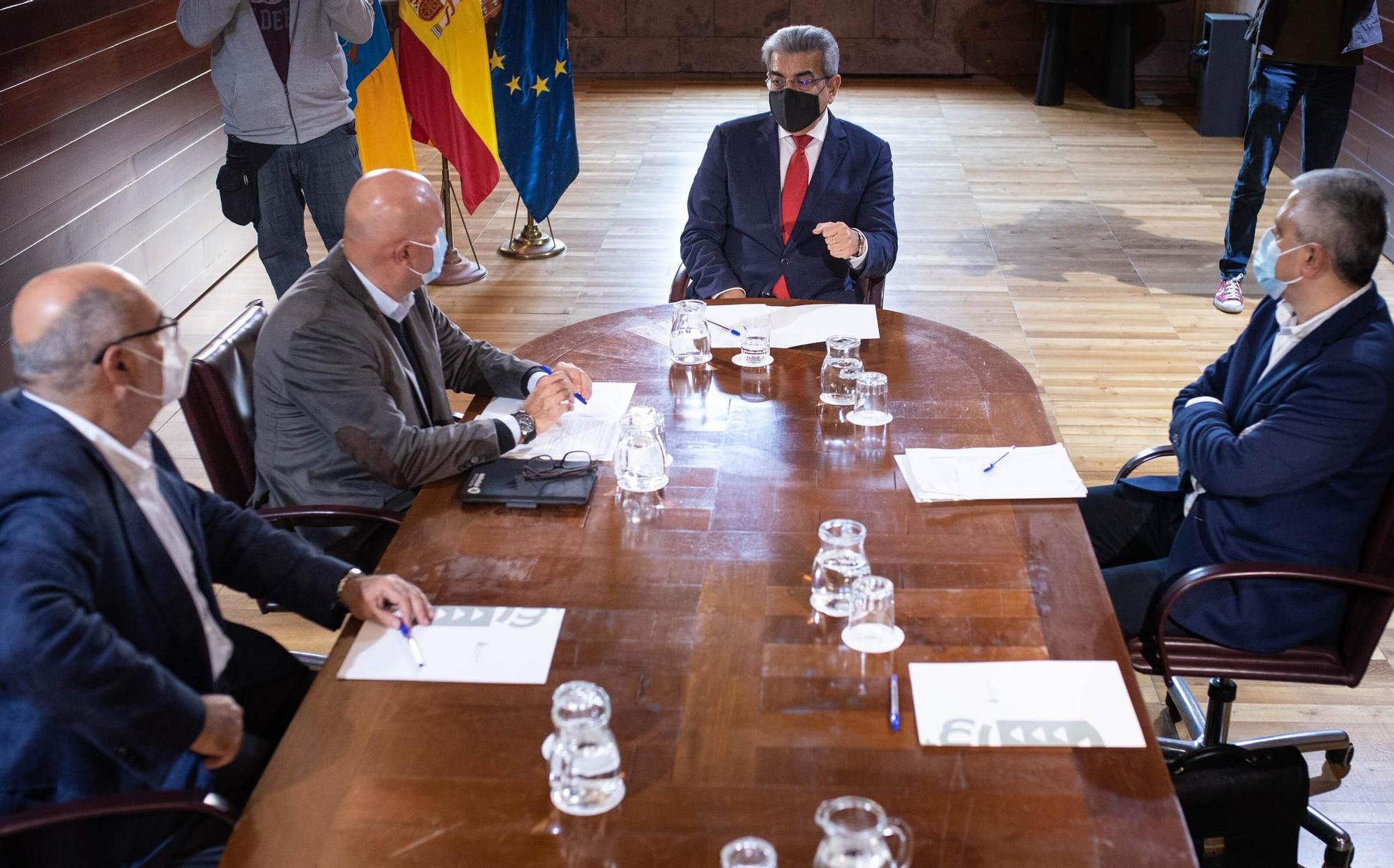 Reunión entre el Gobierno de Canarias y Ashotel