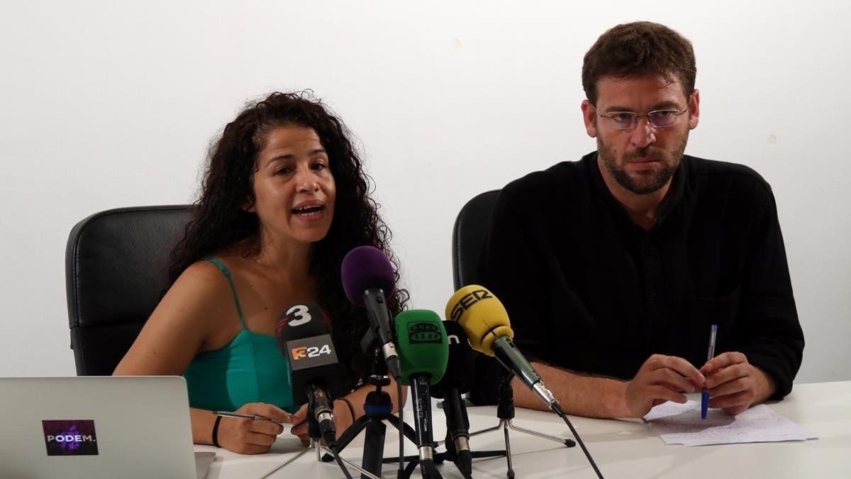 La secretaria de organización, Ruth Moreta, junto al secretario general de Podem Catalunya, Albano Dante.