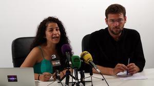 La secretaria de organización, Ruth Moreta, junto al secretario general de Podem Catalunya, Albano Dante.