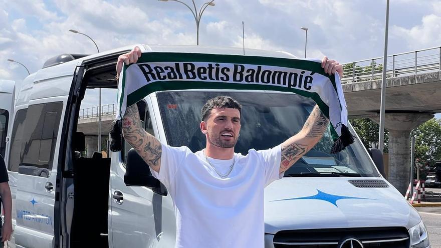 Vídeo | Troy Parrott ya está en Sevilla