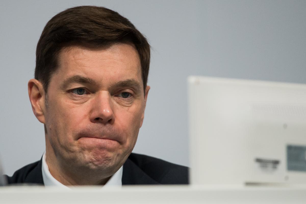 Alexej Mordaschow, Aufsichtsratsmitglied TUI Group, sitzt während der Hauptversammlung der TUI AG auf seinem Platz.