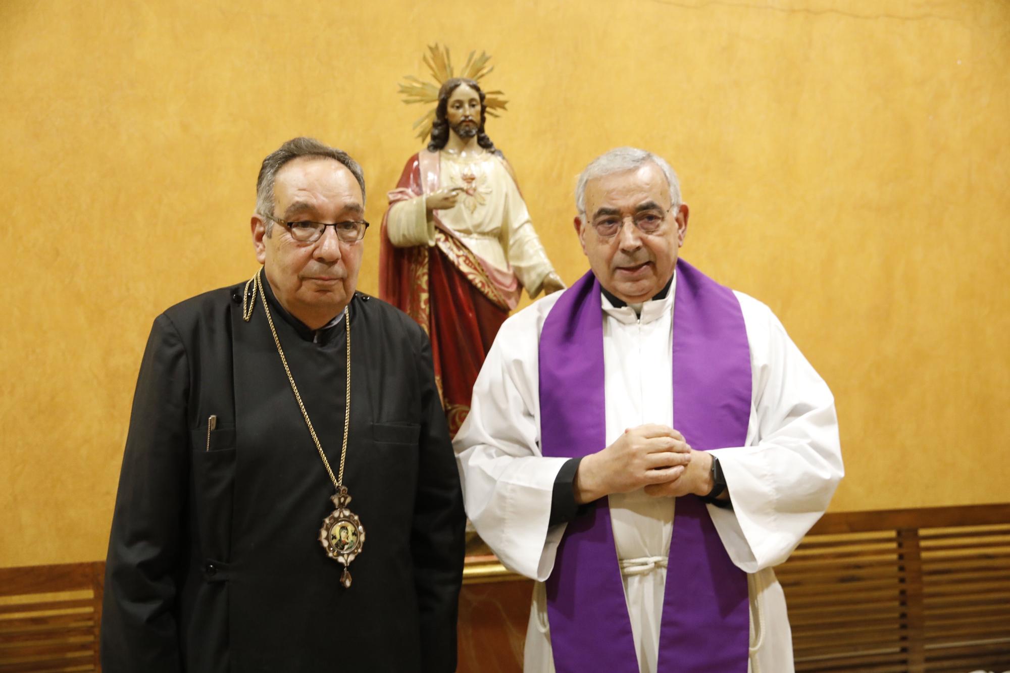 EN IMÁGENES: Así fue la misa con el arzobispo de Homs en la Iglesiona de Gijón