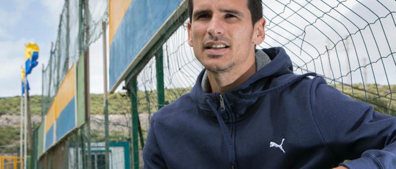 El centrocampista de la UD Vicente Gómez, en una imagen de archivo de esta temporada, en Barranco Seco.