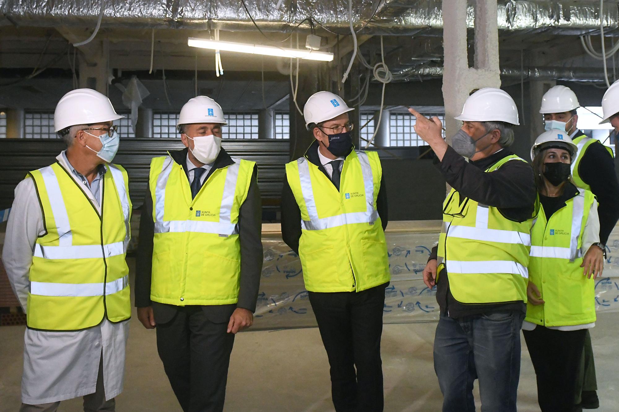 Feijóo y García Comesaña visitan las obras en el Hospital de A Coruña