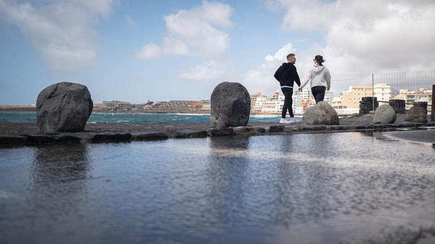 La borrasca Therese se aleja de Canarias tras dejar aguaceros e inundaciones costeras