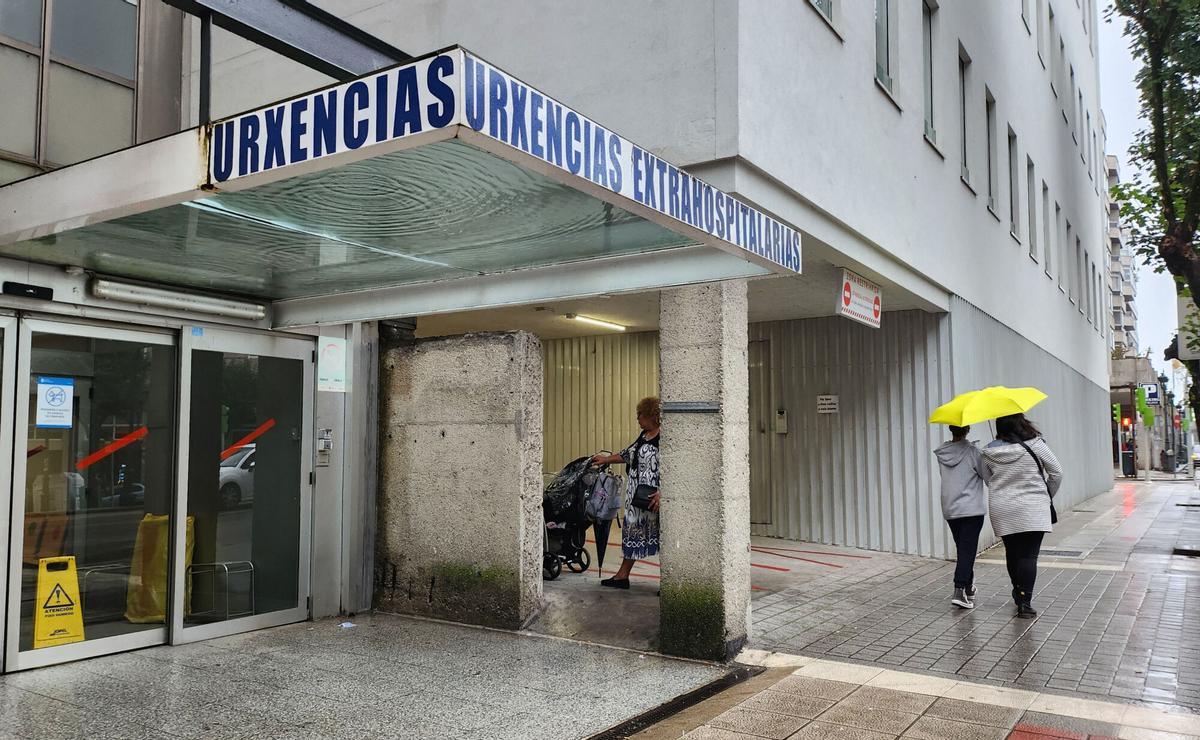 Entrada principal del Punto de Atención Continuada de Pizarro PAC de Vigo.