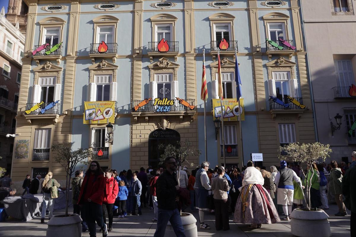 La "marea fallera" de las comarcas llega a la Diputación