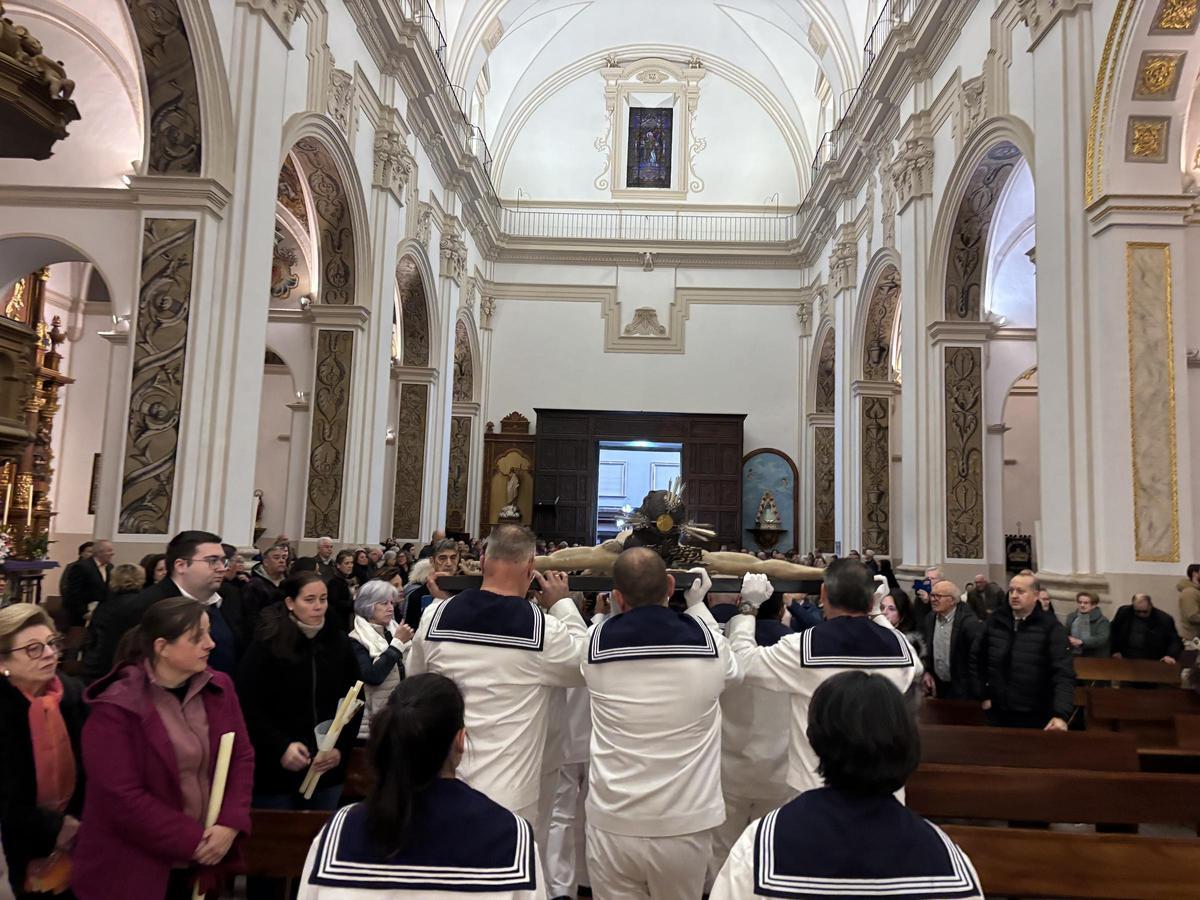 La multitudinaria bajada del Cristo del Mar de Benicarló, en imágénes/image00015