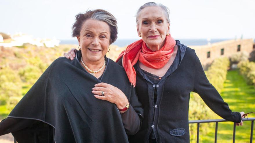 Claire Bloom i Siân Phillips, a Cadaqués, després d&#039;una jornada de rodatge