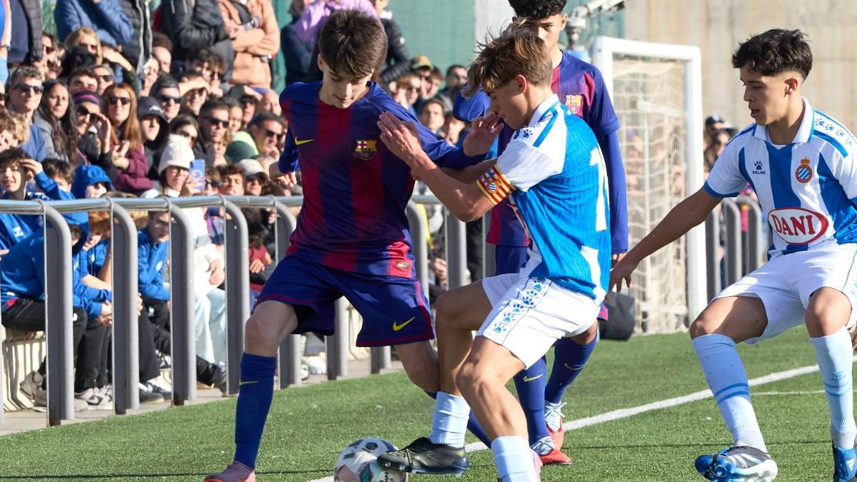 David Moreno decidió el miniderbi con dos genialidades