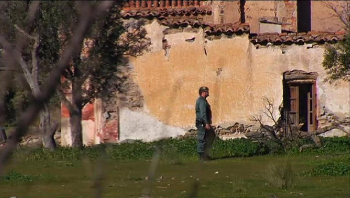 Segueix la recerca de la menor desapareguda. Segueix la recerca de la menor desapareguda.