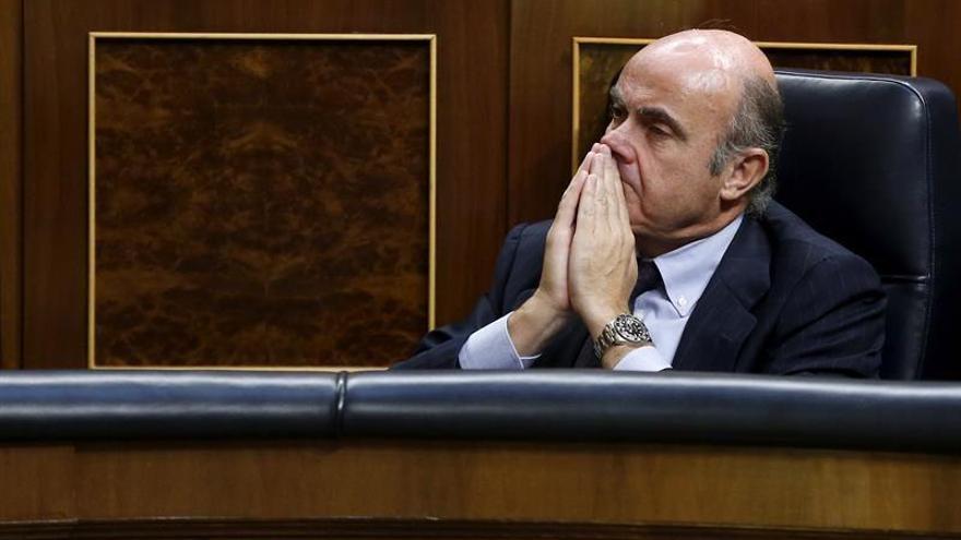 De Guindos dice que nuevas elecciones serían una &quot;tortura&quot; para la sociedad