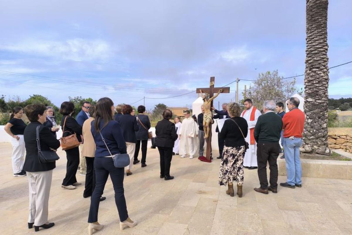 Primera estación del Vía Crucis en el Pilar de la Mola.