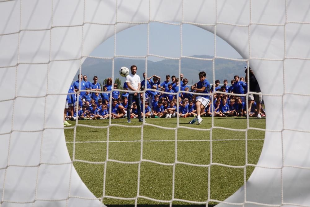 Juan Mata, en el Campus del Real Oviedo