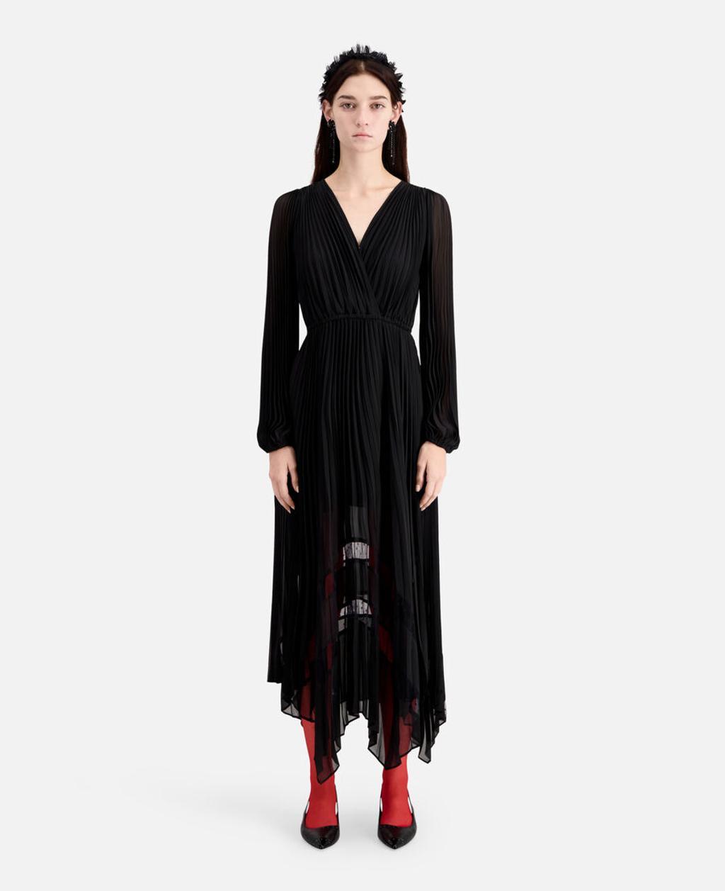 Vestido negro largo plisado de The Kooples