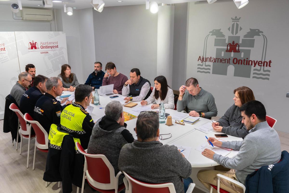 Participantes en la reunión mantenida en el Ayuntamiento de Ontinyent.