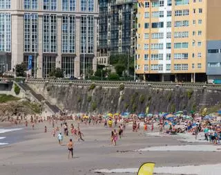 Multas de hasta 750 euros por usar altavoces o pasear perros en la playa