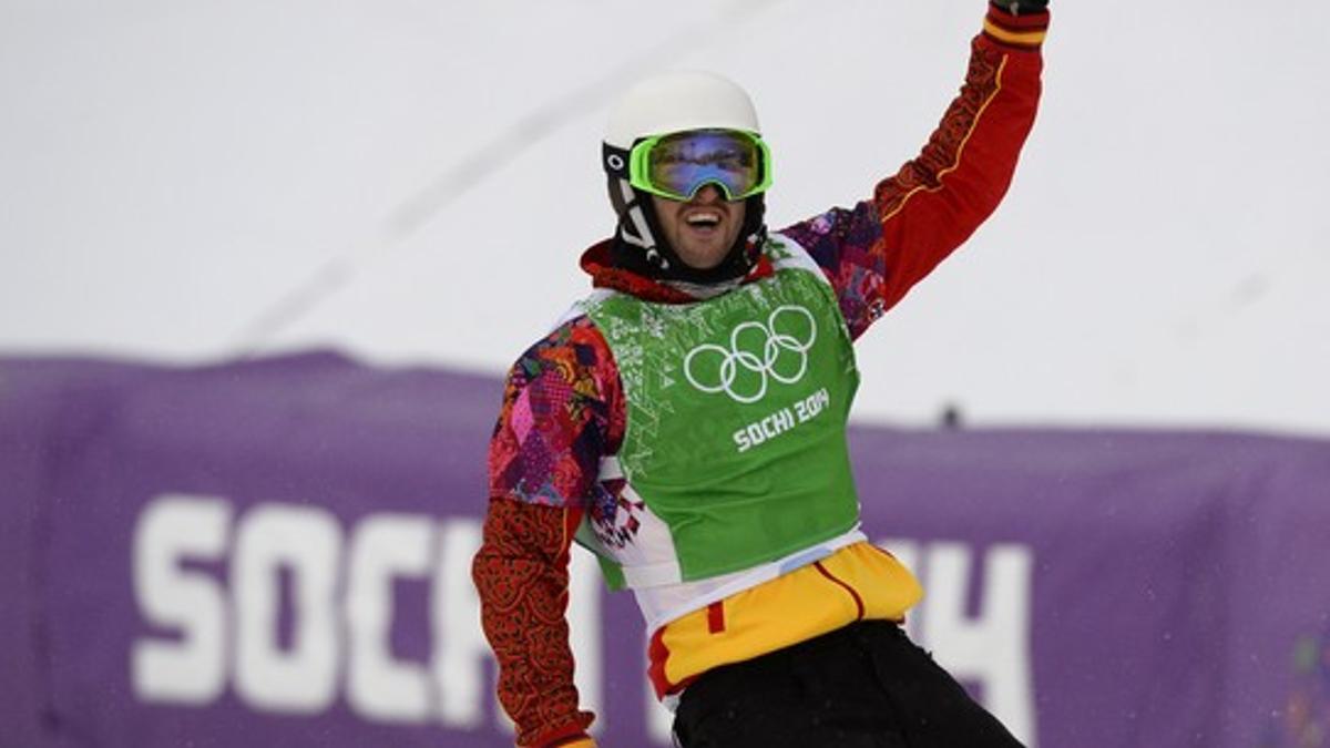 Lucas Eguibar, durante la competición de snowboardcros, este martes.