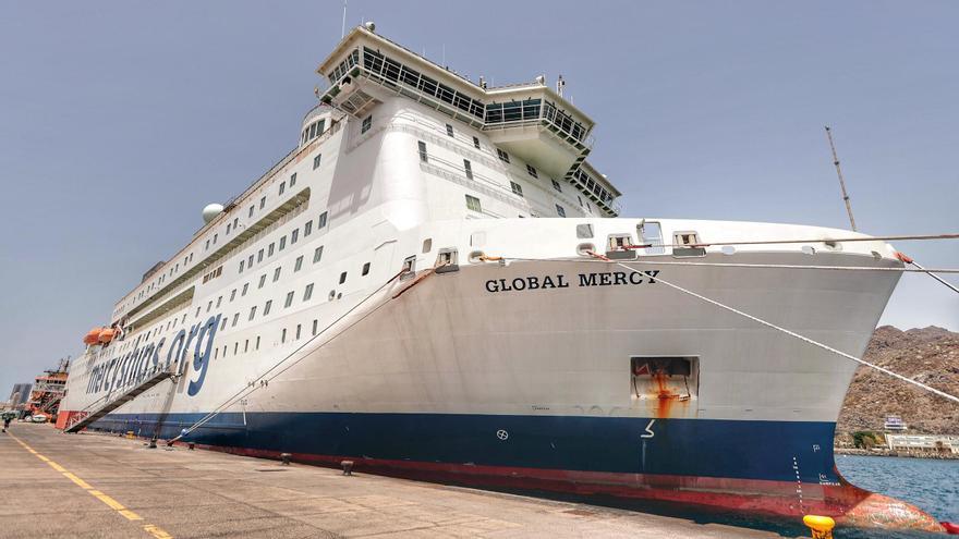Visita al barco de ayuda humanitaria Global Mercy