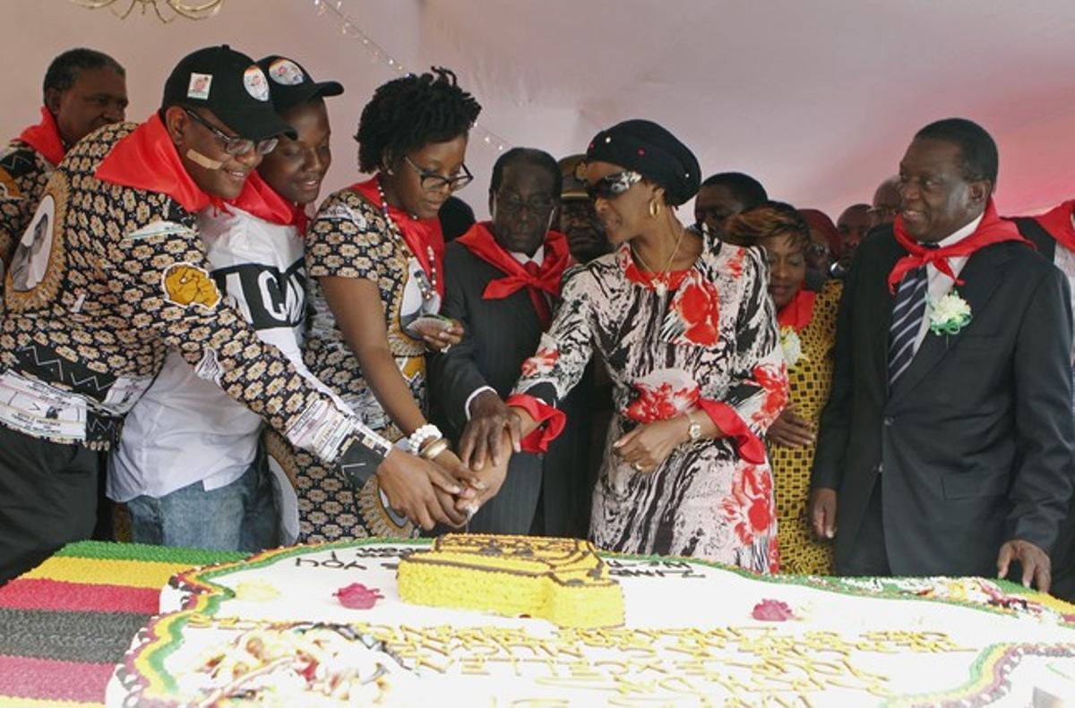 Grace Mugabe, amb el seu marit.