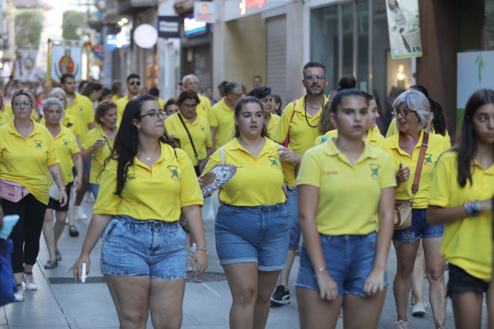 Pasacalles festero en Elche tras la Cridà