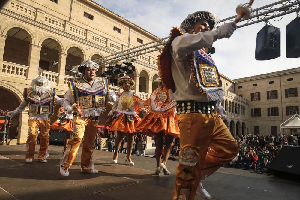 Am Internationalen Tag der Migranten (Sonntag, 18.12.) präsentierte sich Palma als multikulturelle Stadt. Beim Festival der Kulturen nahmen 16 Länder teil.