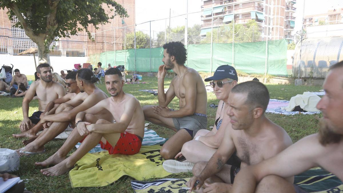 Día de piscina de usuarios del comedor social trinitario de la Fundación Prolibertas