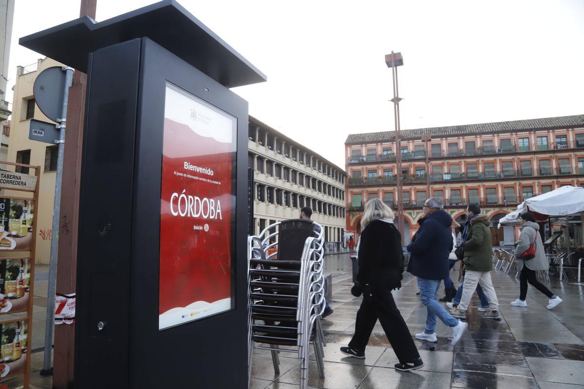 A.J.González Córdoba Pantalla kiosco tótem información turística de la plaza de la Corredera