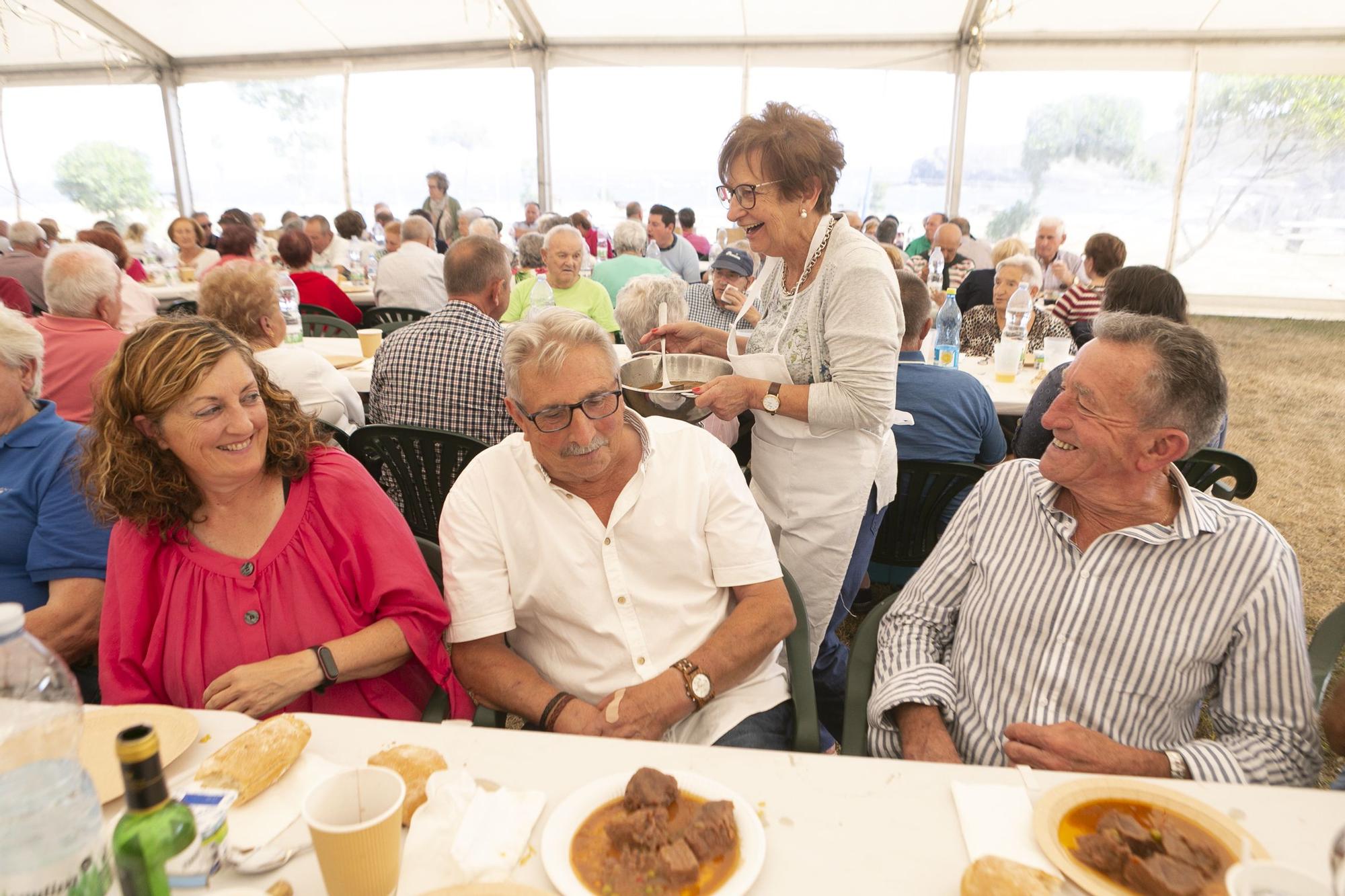 EN IMÁGENES: Los mayores de Gozón vuelven a reencontrarse en Moniello