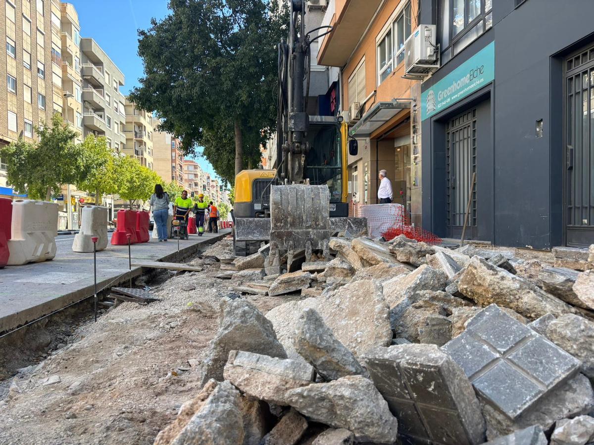 Las obras en la avenida de Alicante ya han comenzado y el Ayuntamiento de Elche ha puesto de plazo dos meses