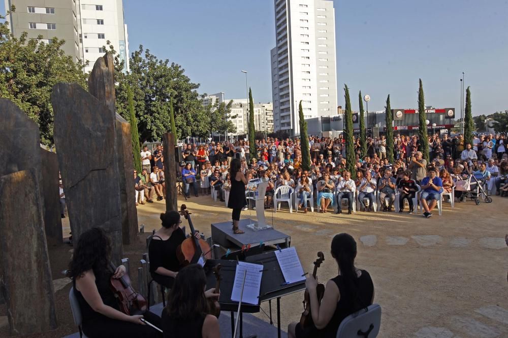 Inauguración del monumento homenaje a las víctimas del metro en el décimo aniversario del accidente