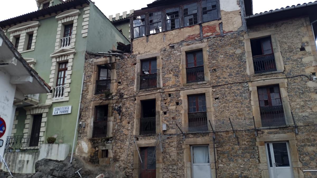 El derrumbe del edificio en Colunga