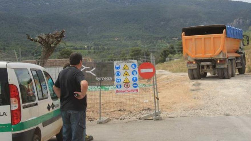 El comienzo de los trabajos del puente ha provocado el corte de un acceso a Batoy.