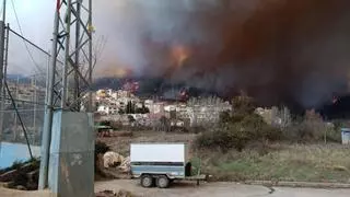 Evacuados tres pueblos más de Castellón por la evolución del incendio en el Alto Mijares