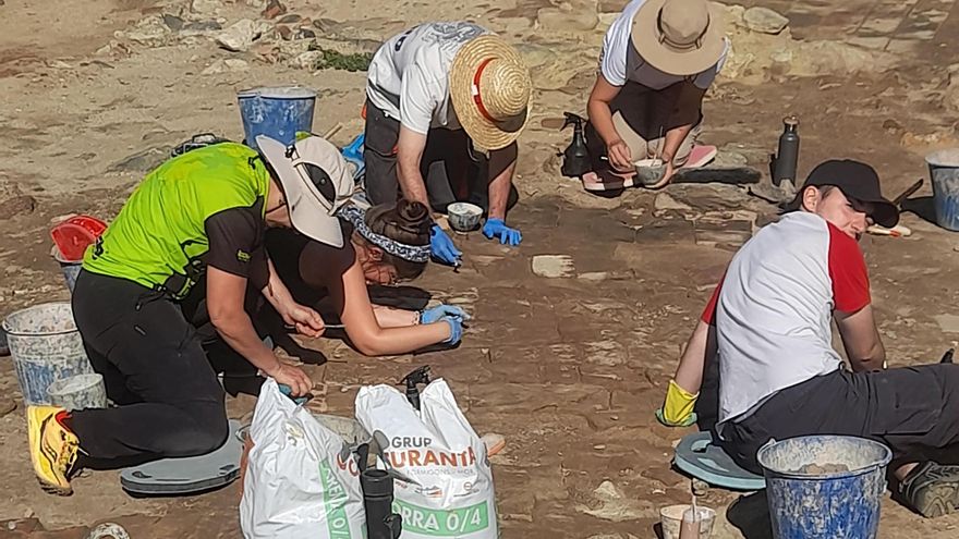 Pràctiques de restauració d'estructures a la Ciutadella de Roses.