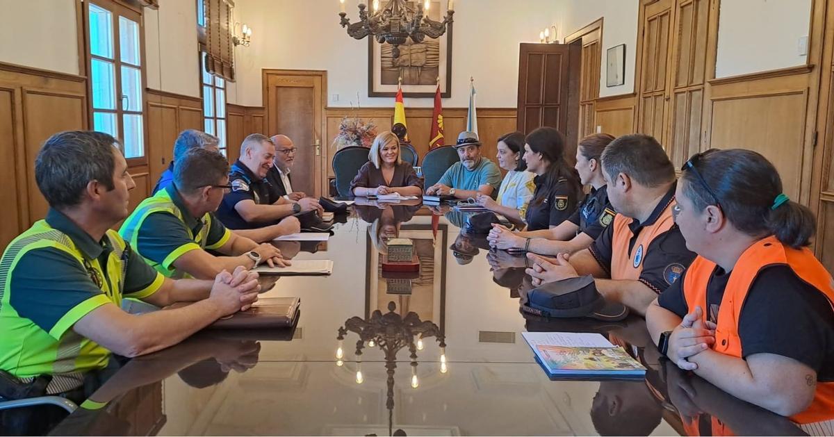 Reunión de la Xunta Local de Seguridade con Abel Losada y Digna Rivas.
