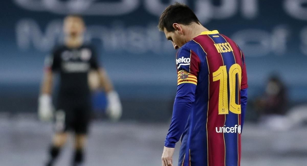 Un expulsado Messi sentenció la desafortunada última experiencia del Barcelona en el campo de juego