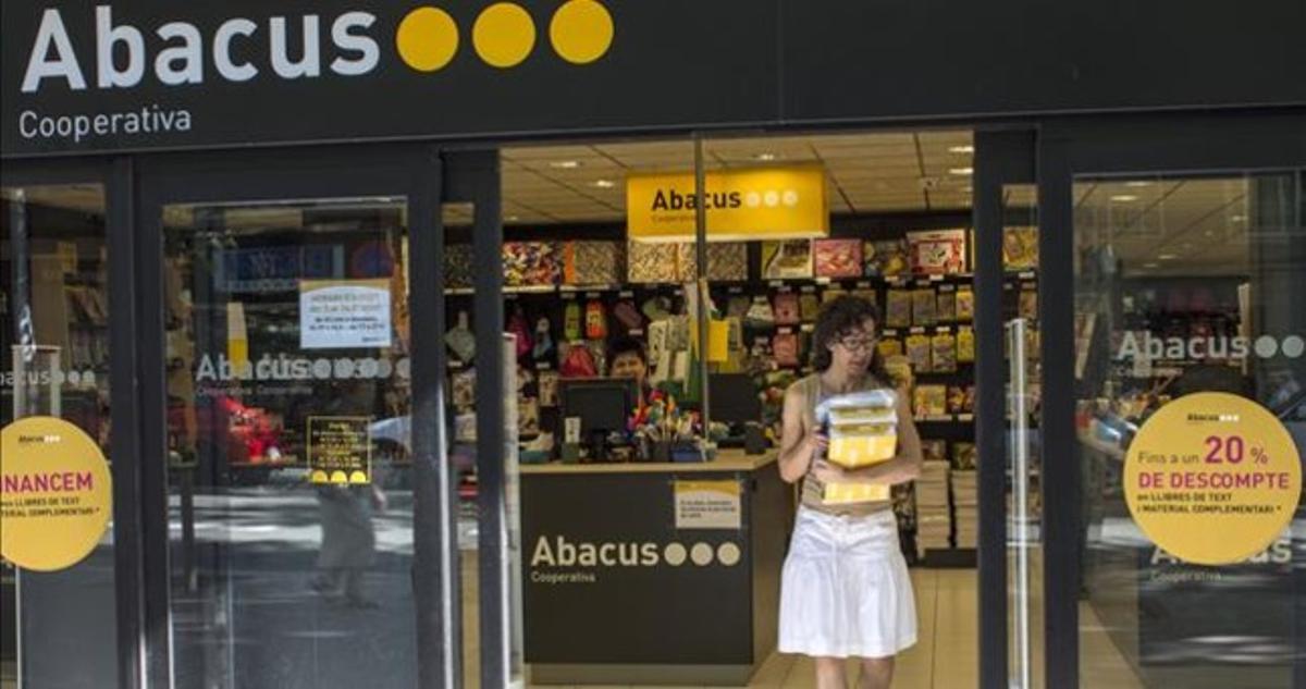 Una botiga d’Abacus al barri de Sant Andreu.