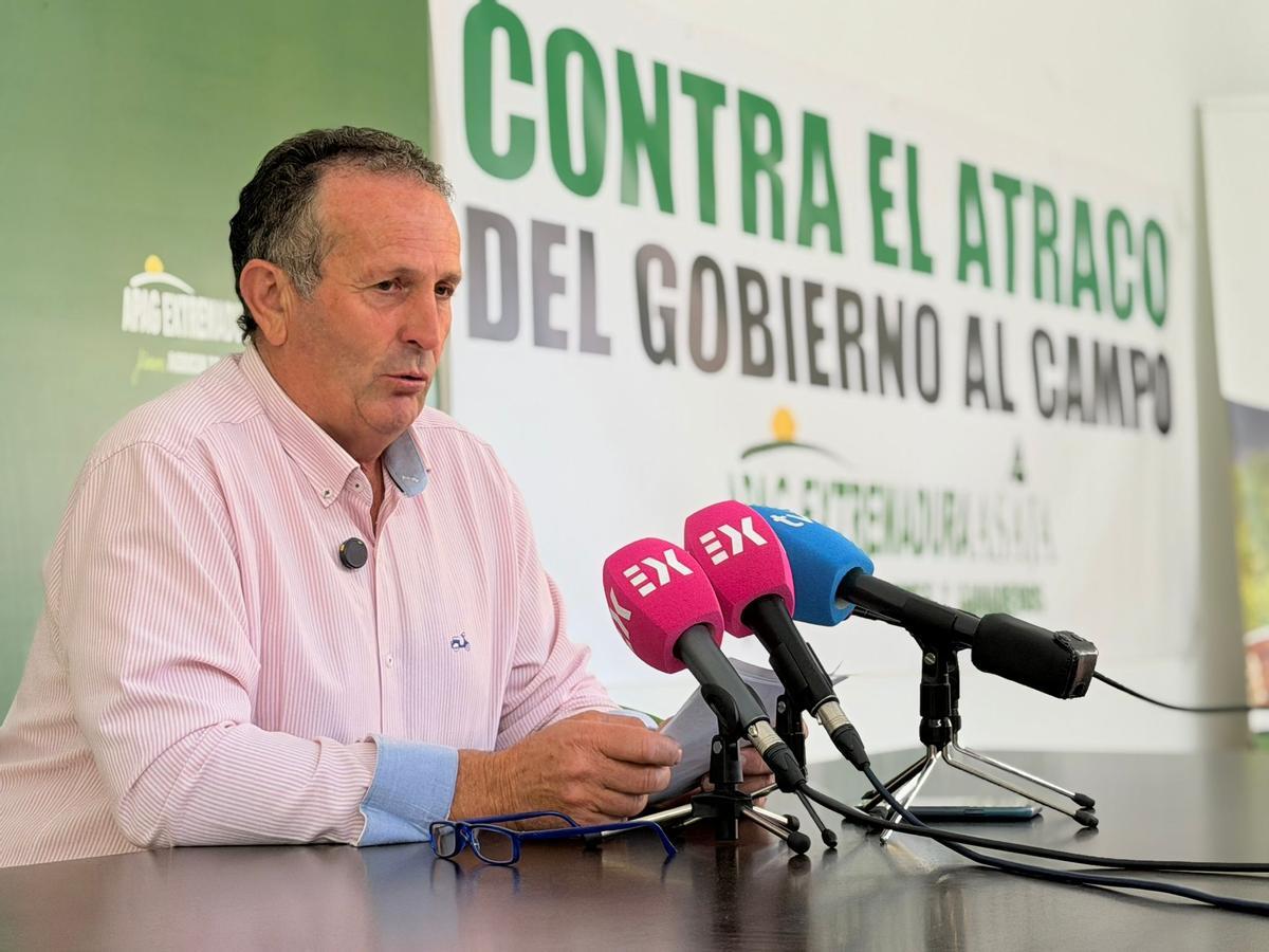 El presidente de Apag Extremadura Asaja, Juan Metidieri, este jueves.