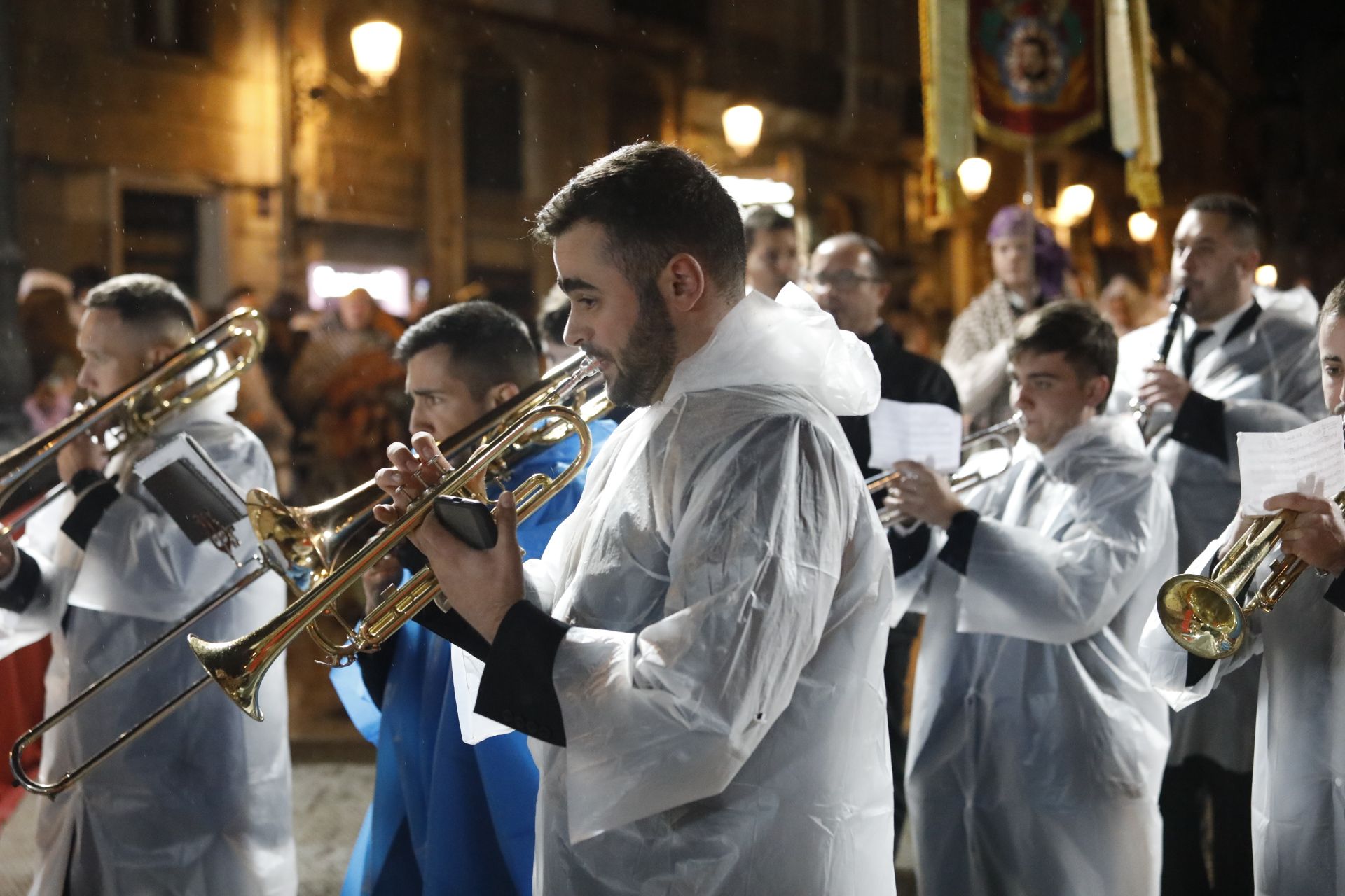 Búscate en el primer día de ofrenda por la calle Quart (entre las 20:00 a las 21:00 horas)