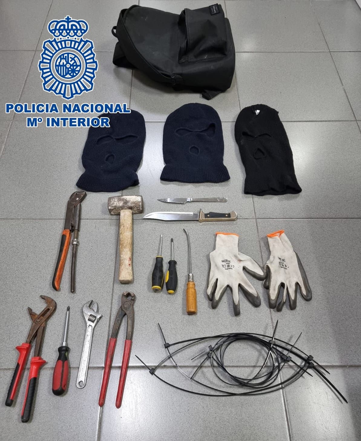 Material incautado por la Policía Nacional al detenido en Marzagán.