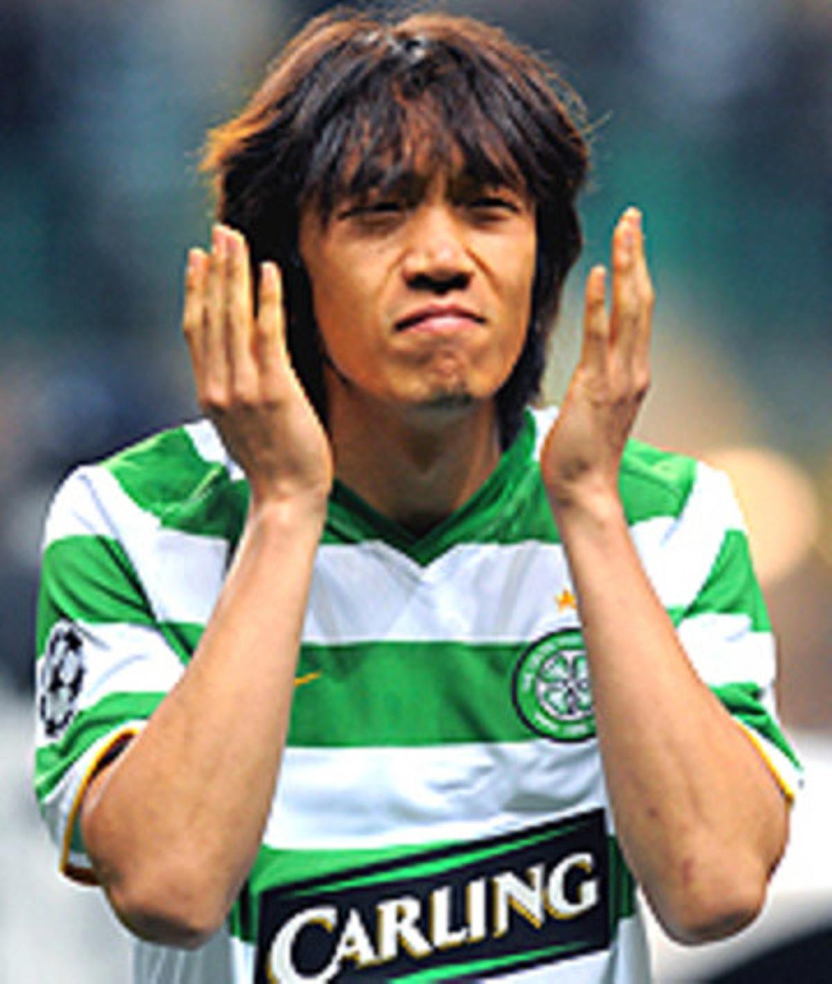 El centrecampista Shunsuke Nakamura, nou fitxatge de l’Espanyol. El centrecampista Shunsuke Nakamura, nou fitxatge de l’Espanyol.