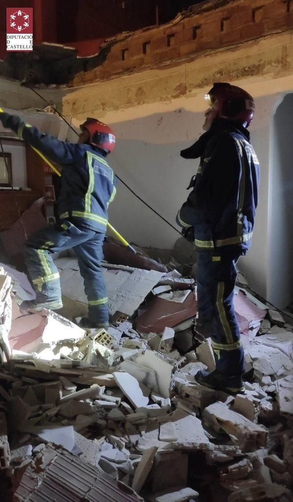 Otra imagen de la actuación de los bomberos.