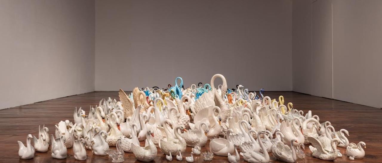 La pieza de cisnes que expuso en el Cabrera Pinto el año pasado.