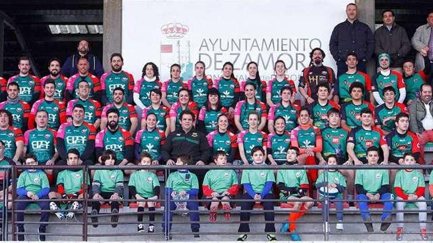 Foto de familia y jornada de convivencia en el Zamora Rugby Club