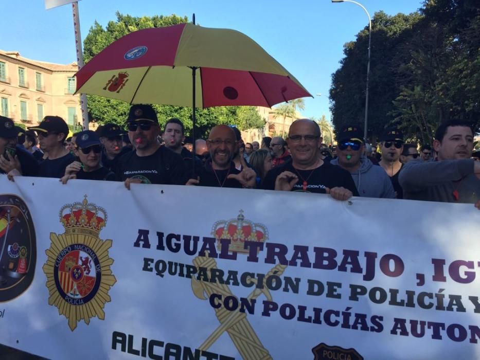 Agentes de Alicante en la protesta de Murcia.