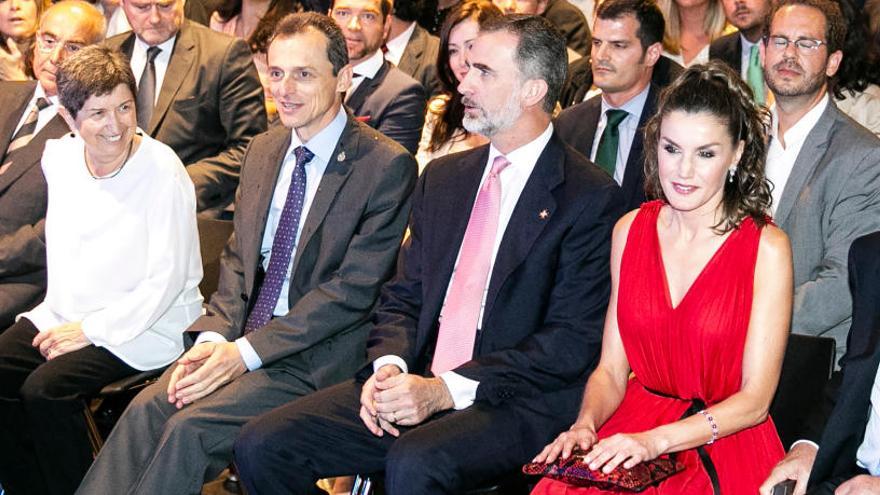 Felip VI apel·la a una «Catalunya de tots i per a tots» i en destaca «les seves institucions històriques»