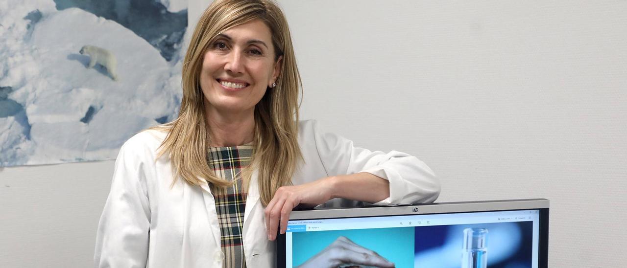 González Cea, en su consulta del Hospital Clínico de Santiago.