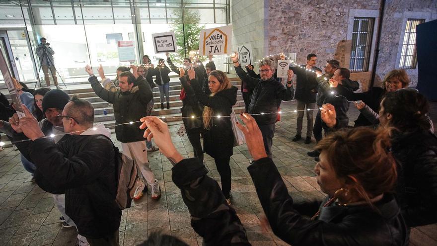 Flashmob a Girona per les persones sense llar