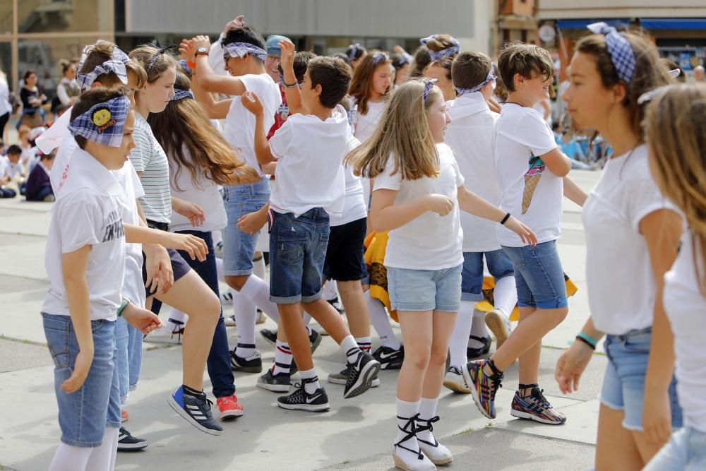 Trobada Escolar de Dansà Tradicional en Torrent.